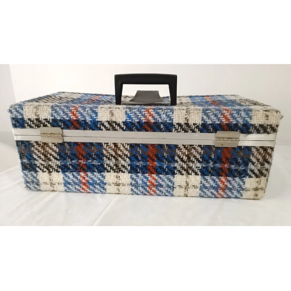 Vintage 1973 Groovy Black & Blue Plaid Tartan 8x17" 8-Track Tape Cassette Case - Picture 3 of 12